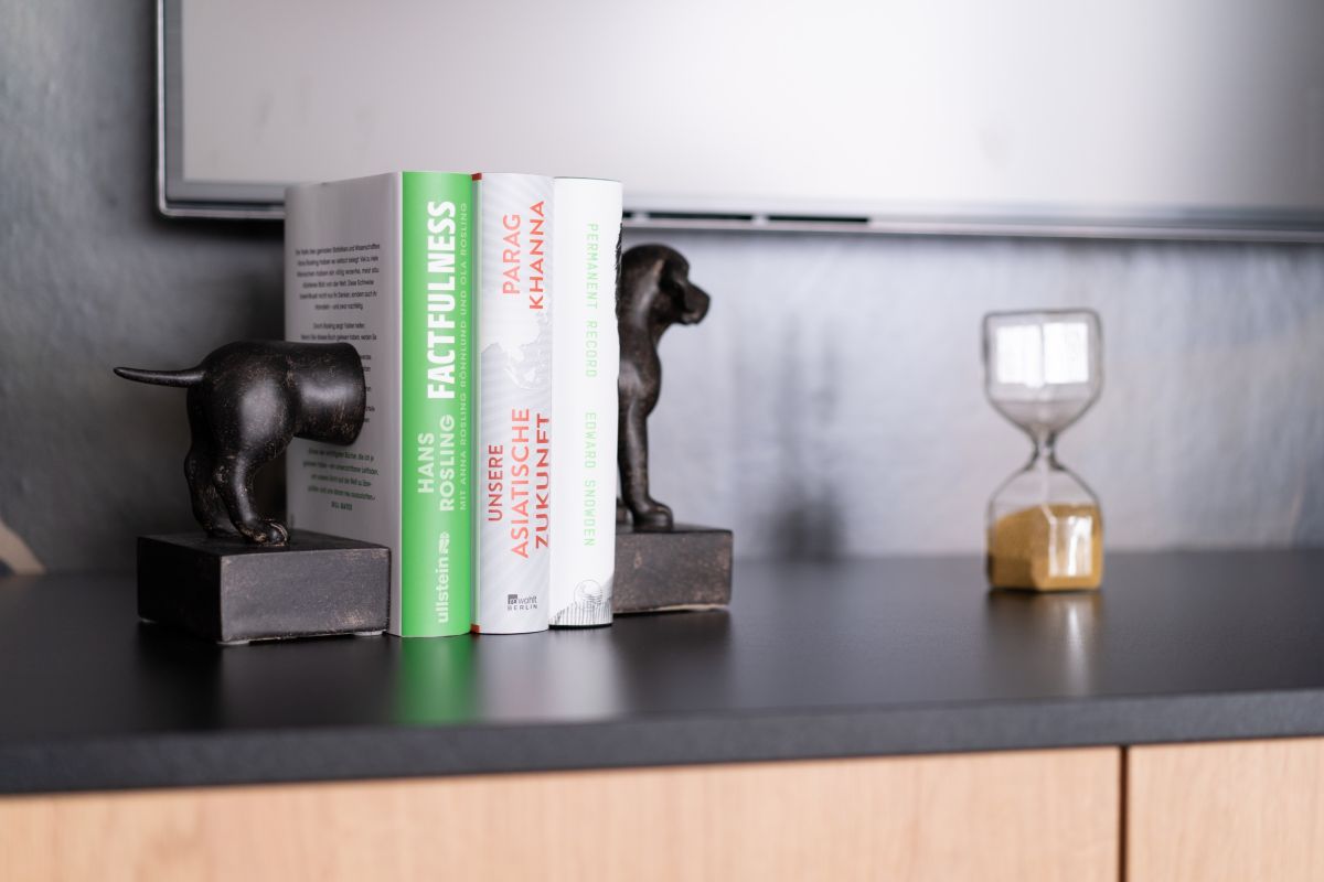 Bücherregal