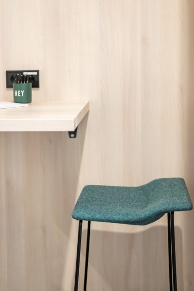 Gemütlicher Barhocker