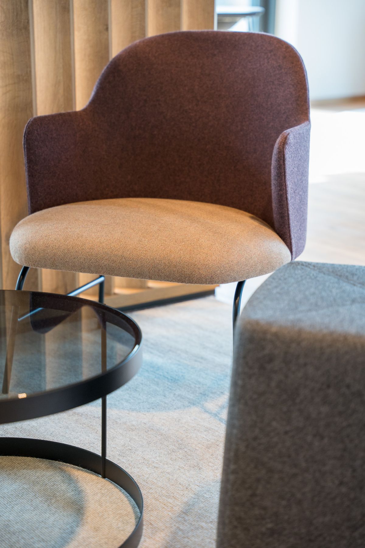 Sessel, Stühle, Hocker, Bänke - mehr Vielfalt für die neue Arbeitswelt