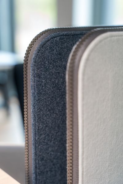 Arbeitsplätze mit Akustik-Lösung bieten eine gute Schallabsorption