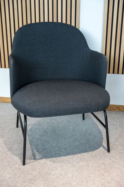 Sessel, Stühle, Hocker, Bänke - mehr Vielfalt für die neue Arbeitswelt