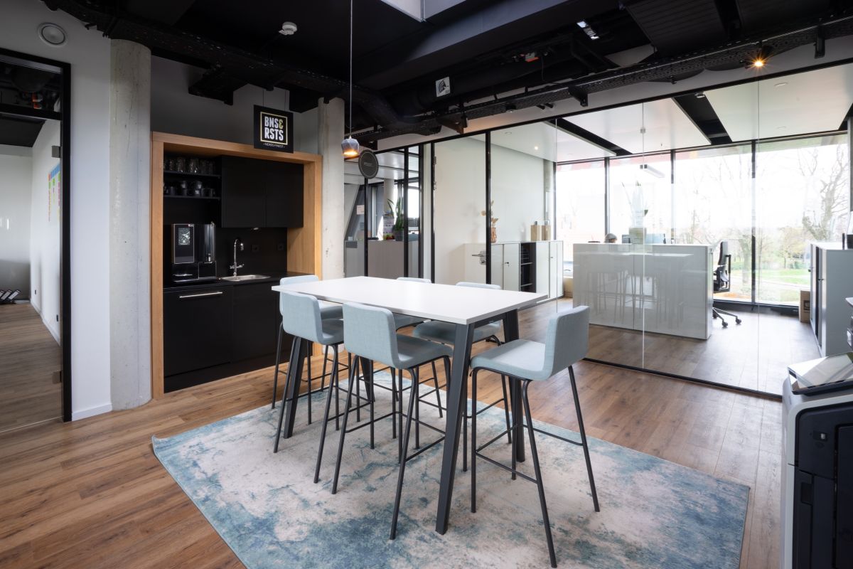 Eine Besprechungslösung auf offene Fläche bietet Flexibilität und Kreativität