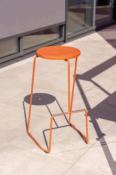 Stilvoller Barhocker in ansprechendem Design