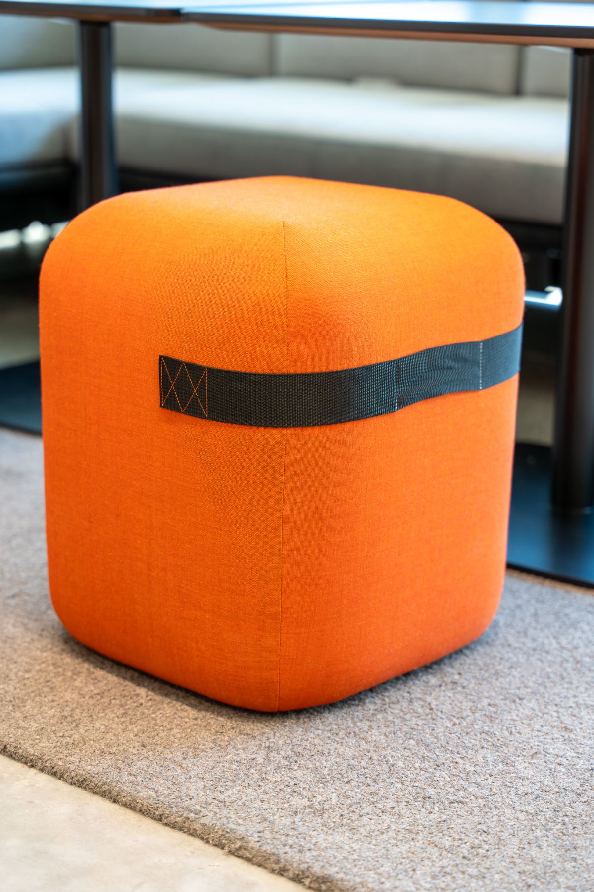 Stilvolle Sitzhocker für individuelle Raumszenarien