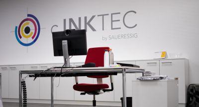 Einzelarbeitsplatz mit Stauraumlösung