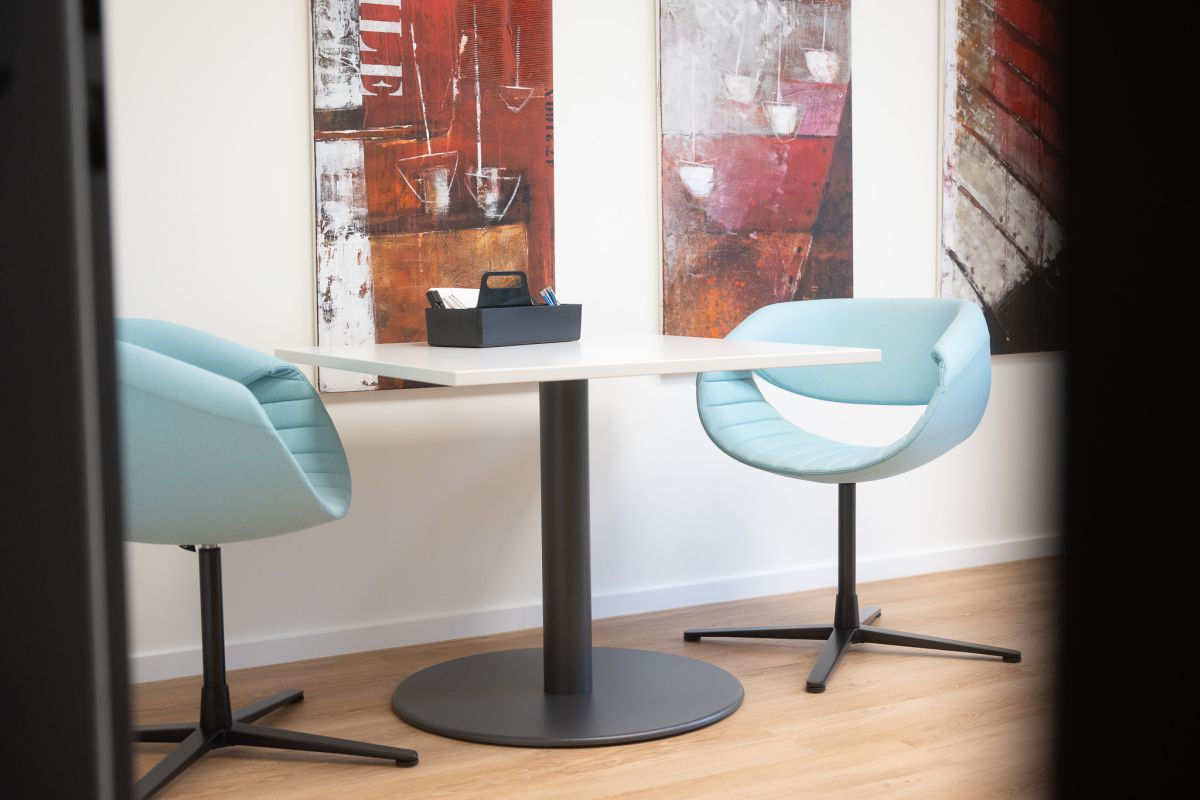 Moderne Design-Stühle für den gemütlichen Treffpunkt